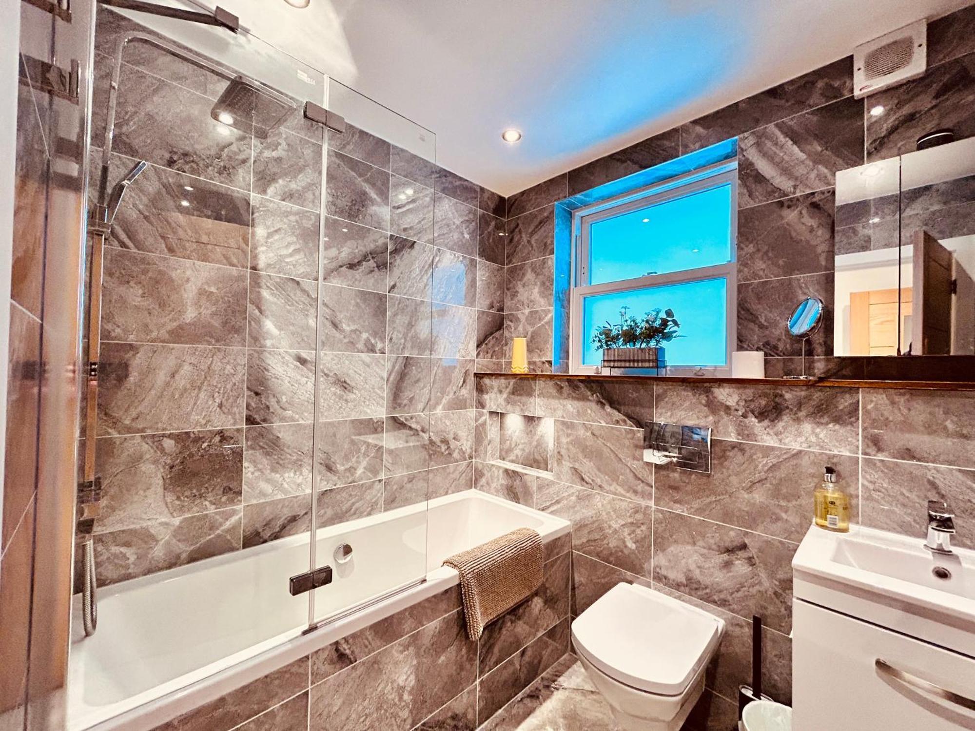 Stunning Spacious B.Apt. Slps.4 London Ngoại thất bức ảnh